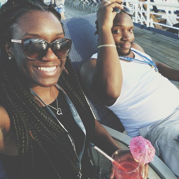 Meet your Posher, Tierra - Picture 7 of 9